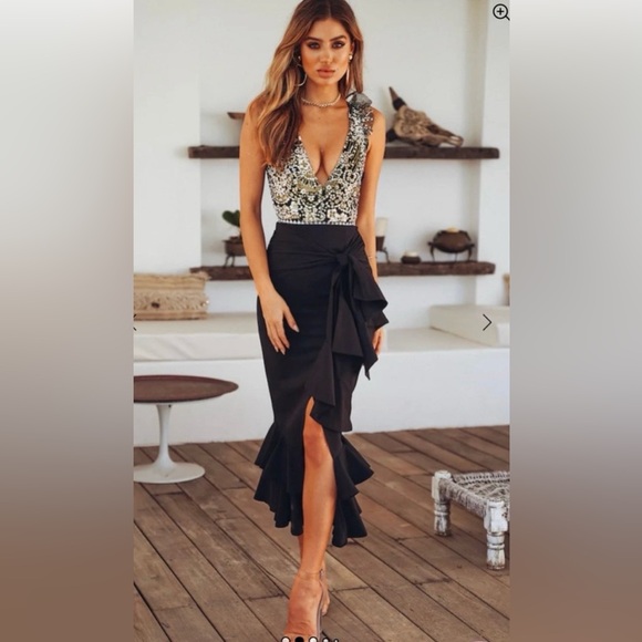 Bodysuit NWT Black & Gold Glitter Deep V Glam Party Hello Molly XS - Picture 6 of 6